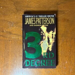 📚 $2 Add On - 3rd Degree by James Patterson Paperback